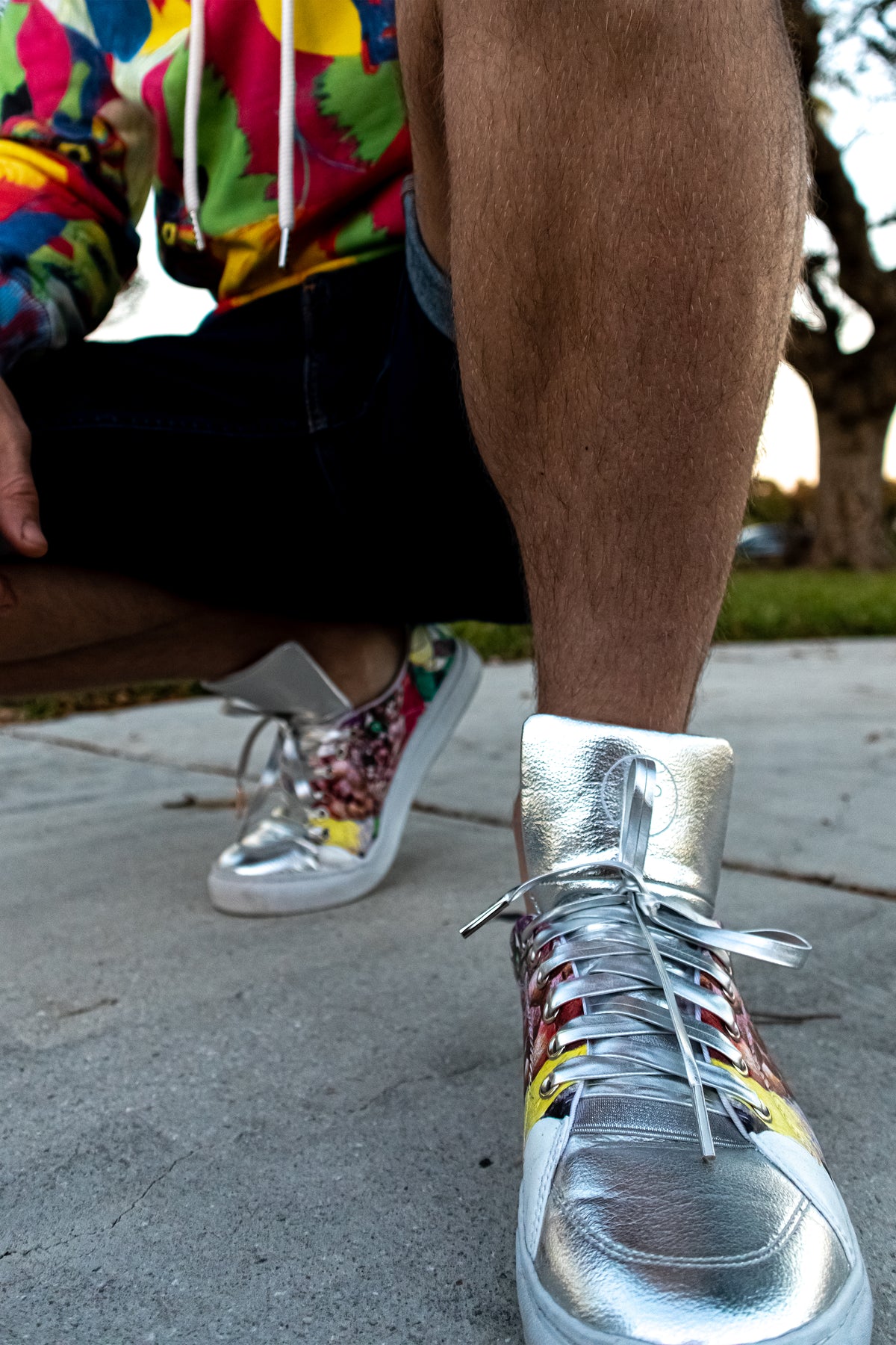 Metallic silver Arty-Sneakers.