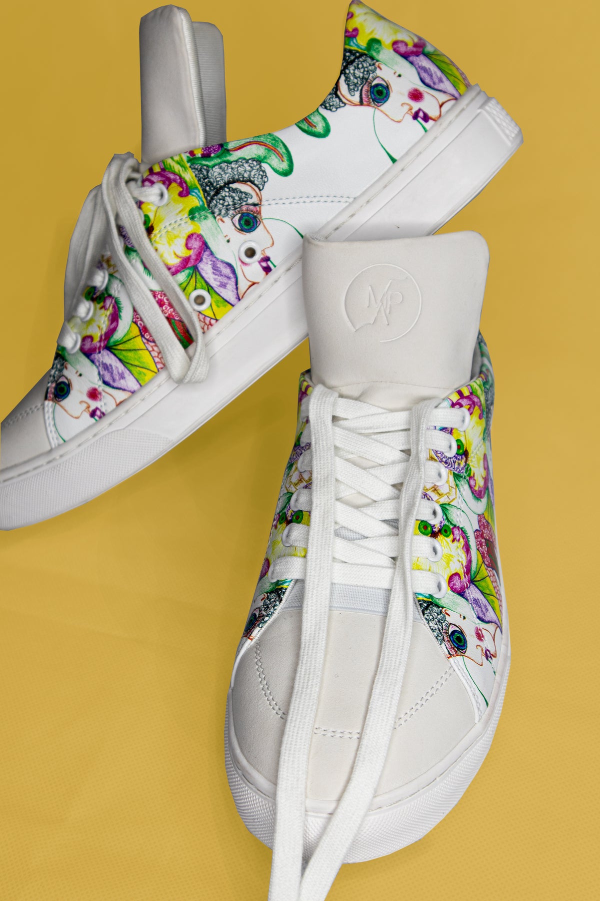 Arty-White Sneakers