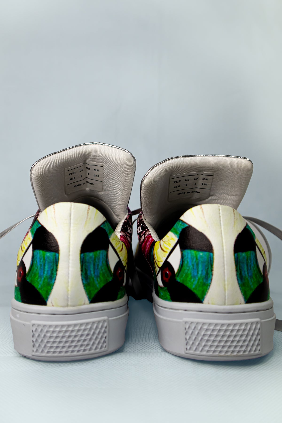 Metallic silver Arty-Sneakers.